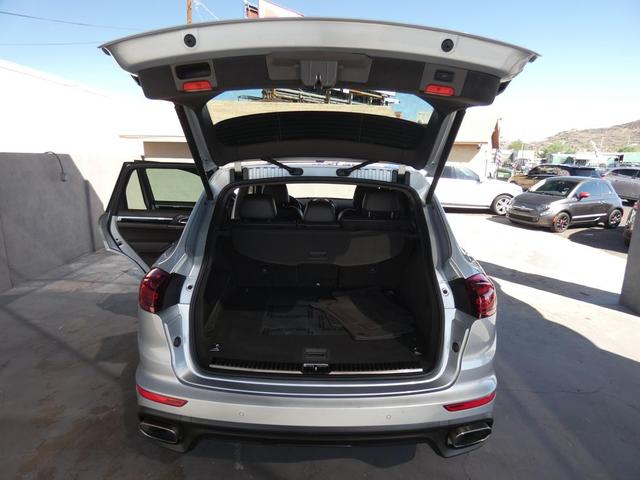 Photo of 2016 Rhodium Silver Metallic Porsche Cayenne
