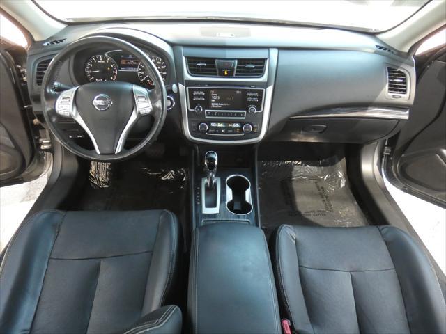 Photo of 2017 Gun Metallic Nissan Altima