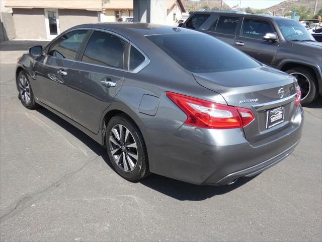 Photo of 2017 Gun Metallic Nissan Altima