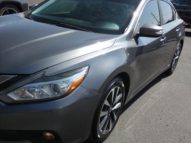 Photo of 2017 Gun Metallic Nissan Altima