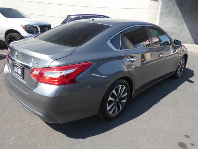 Photo of 2017 Gun Metallic Nissan Altima