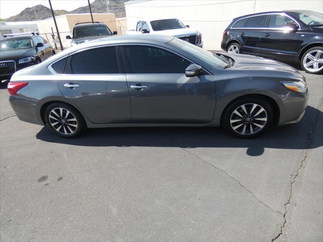 Photo of 2017 Gun Metallic Nissan Altima