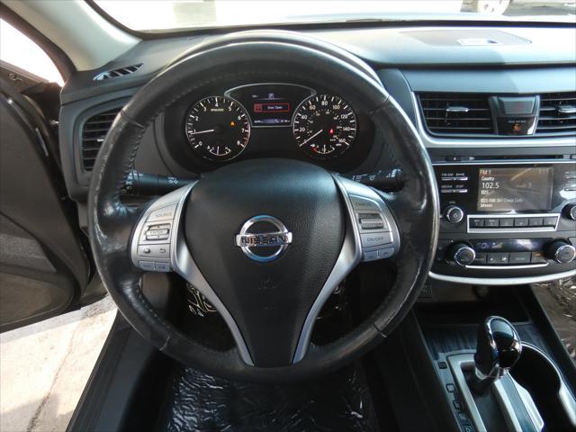 Photo of 2017 Gun Metallic Nissan Altima