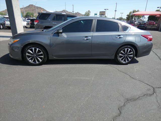 Photo of 2017 Gun Metallic Nissan Altima