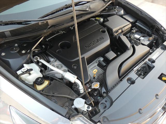 Photo of 2017 Gun Metallic Nissan Altima