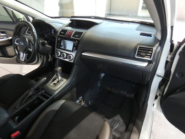 Photo of 2017 Crystal White Pearl Subaru Crosstrek