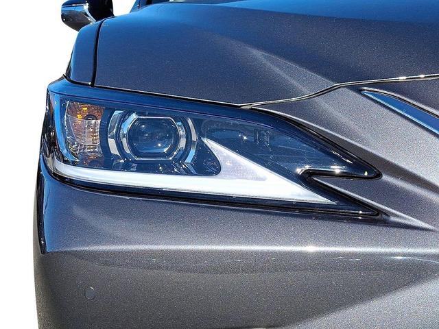 Photo of 2024 Cloudburst Gray Lexus ES 350