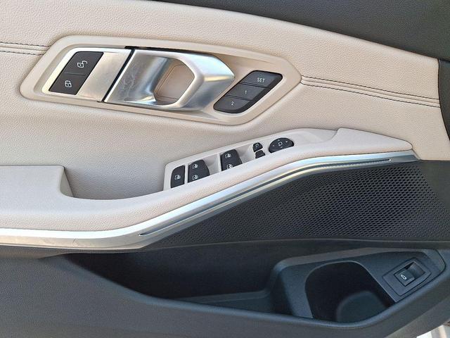 Photo of 2020 Alpine White BMW 330
