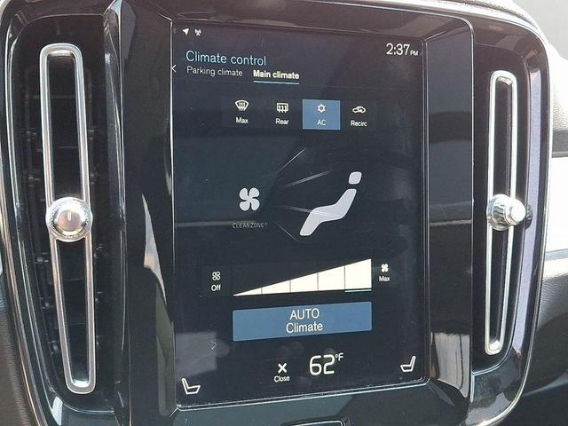 Photo of 2020 Onyx Black Metallic Volvo XC40