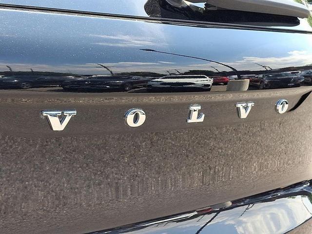 Photo of 2020 Onyx Black Metallic Volvo XC40