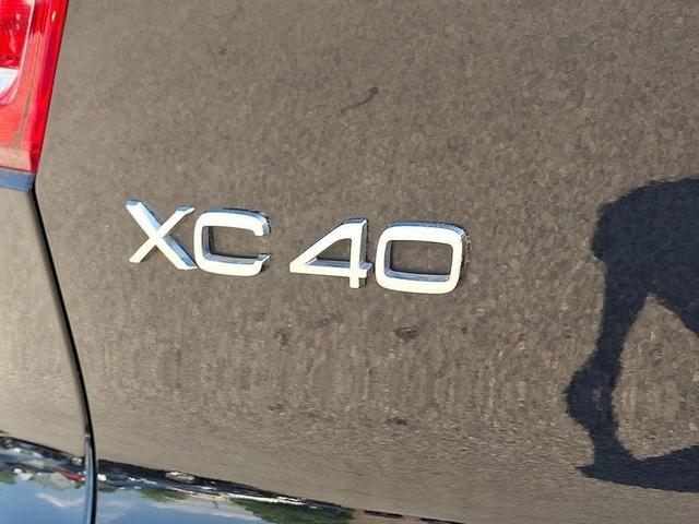 Photo of 2020 Onyx Black Metallic Volvo XC40