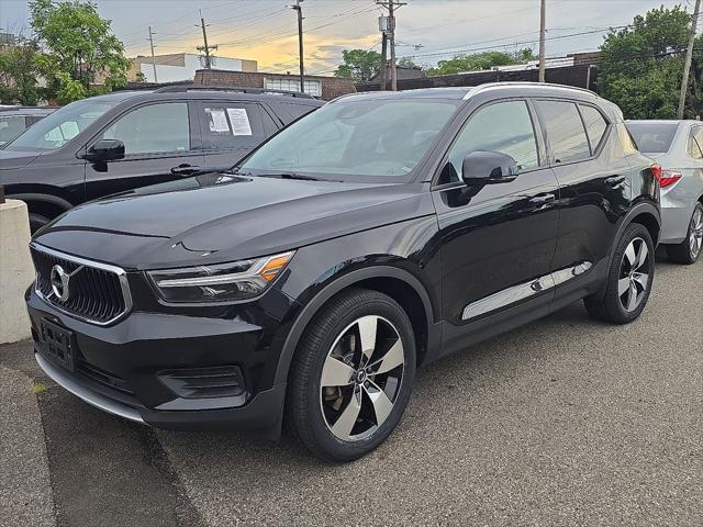 Photo of 2020 Onyx Black Metallic Volvo XC40