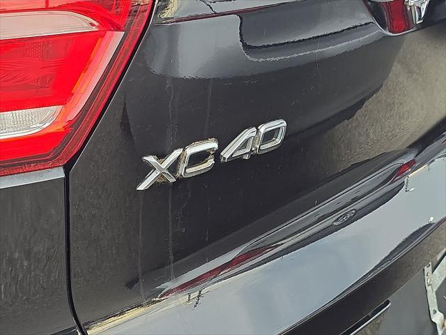 Photo of 2020 Onyx Black Metallic Volvo XC40