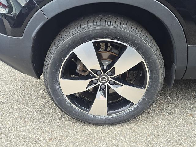 Photo of 2020 Onyx Black Metallic Volvo XC40
