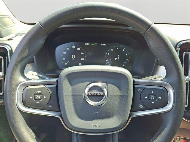 Photo of 2020 Onyx Black Metallic Volvo XC40