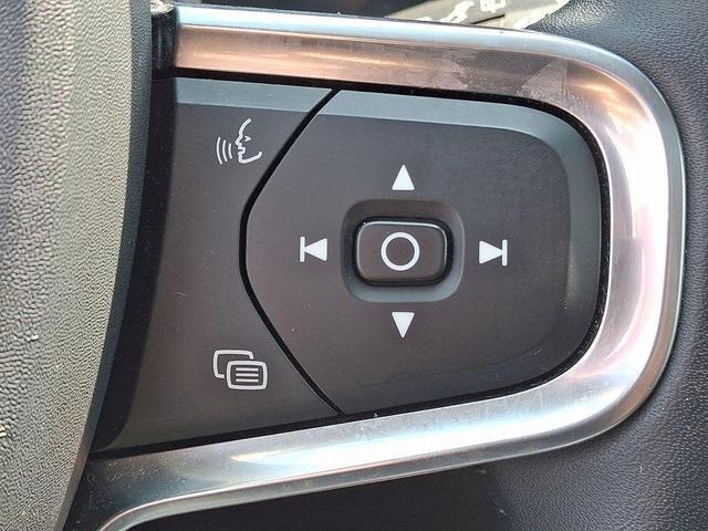 Photo of 2020 Onyx Black Metallic Volvo XC40