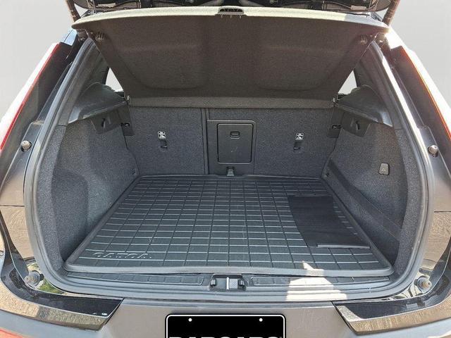 Photo of 2020 Onyx Black Metallic Volvo XC40