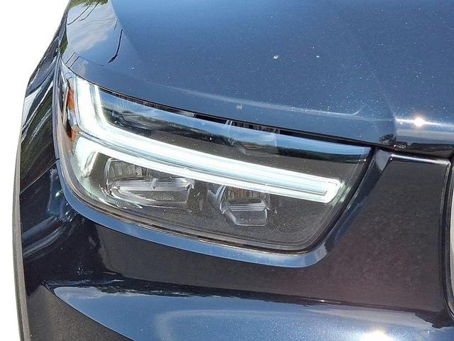 Photo of 2020 Onyx Black Metallic Volvo XC40