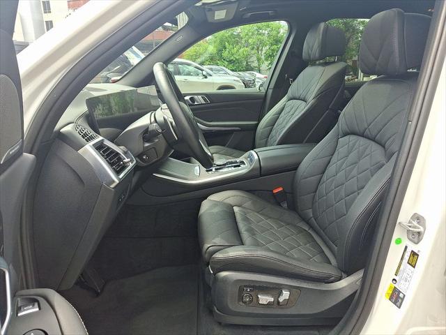 Photo of 2025 White BMW X5 PHEV