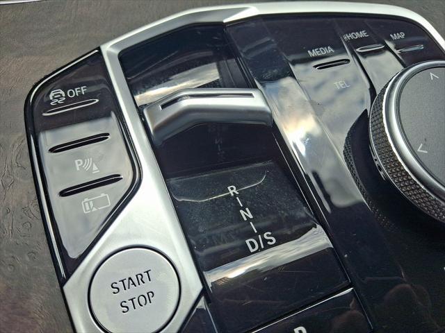 Photo of 2025 White BMW X5 PHEV