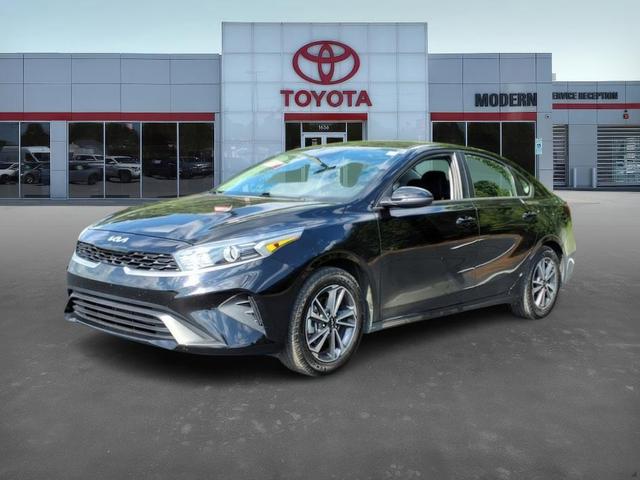 Photo of 2022 Black Kia Forte