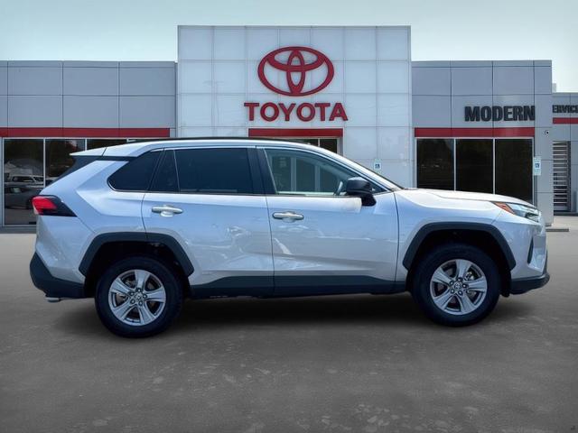 Photo of 2025 Silver Toyota RAV4 Hybrid