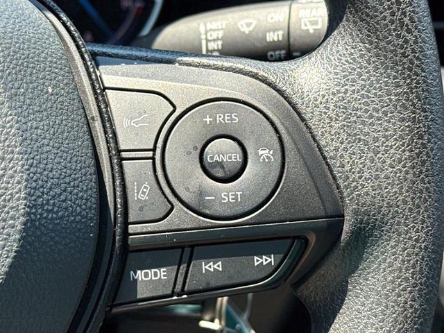 Photo of 2025 Silver Toyota RAV4 Hybrid