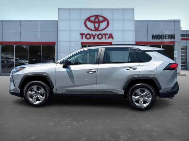 Photo of 2025 Silver Toyota RAV4 Hybrid
