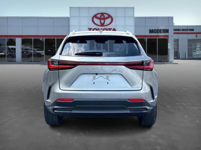 Photo of 2025 Gray Lexus NX 250