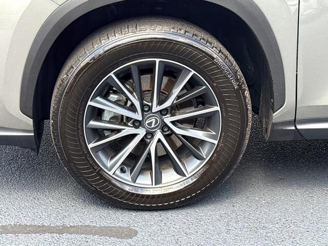 Photo of 2025 Gray Lexus NX 250