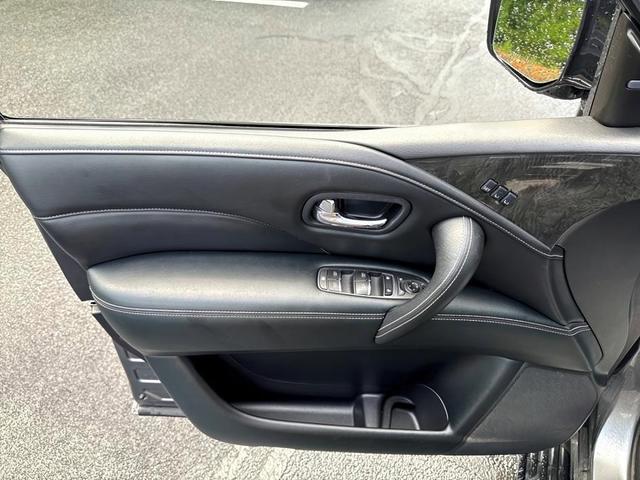 Photo of 2020 Gray INFINITI QX80