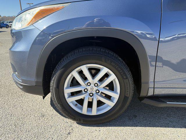Photo of 2014 Shoreline Blue Pearl Toyota Highlander