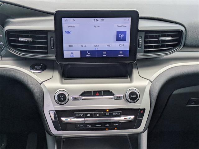 Photo of 2022 Silver Metallic Ford Explorer