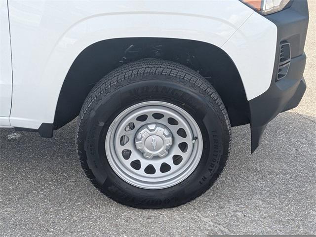 Photo of 2026 Summit White Chevrolet Colorado