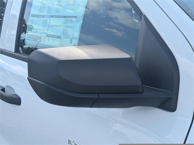 Photo of 2026 Summit White Chevrolet Colorado