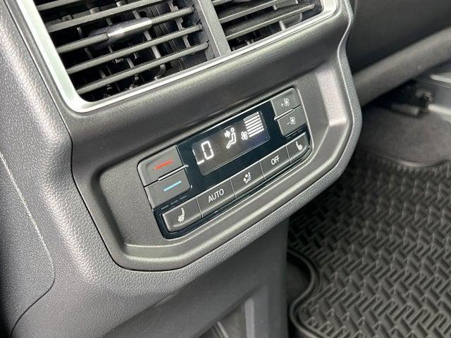 Photo of 2025 Silver Mist Metallic Volkswagen Atlas