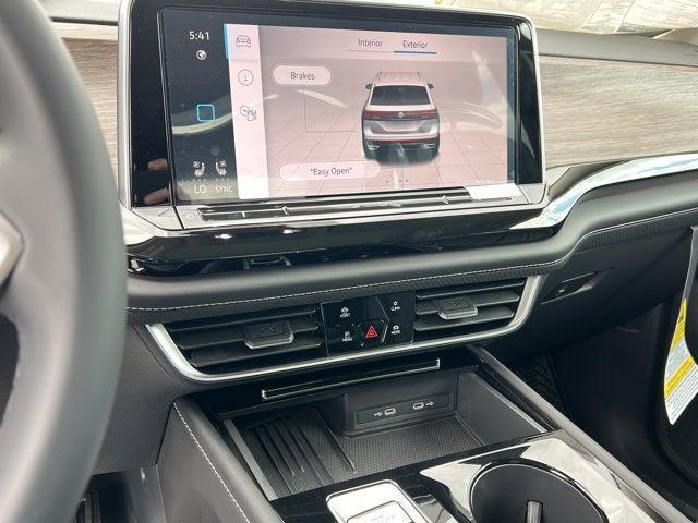 Photo of 2025 Silver Mist Metallic Volkswagen Atlas