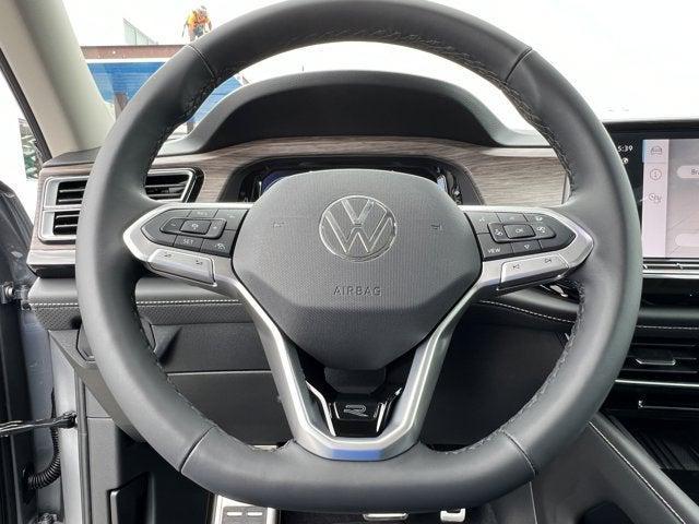 Photo of 2025 Silver Mist Metallic Volkswagen Atlas