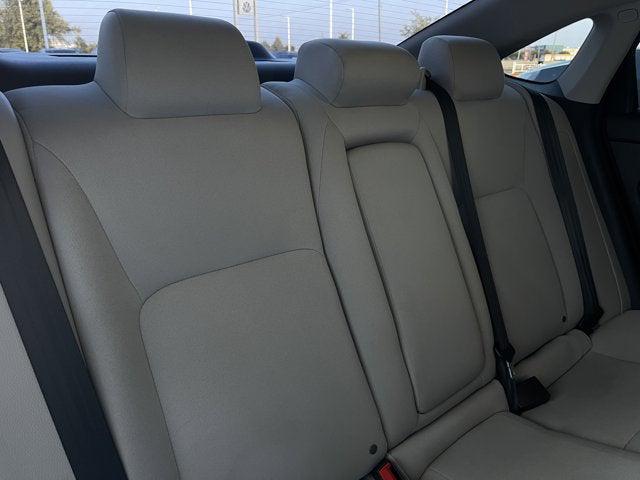 Photo of 2022 Platinum White Pearl Honda Civic