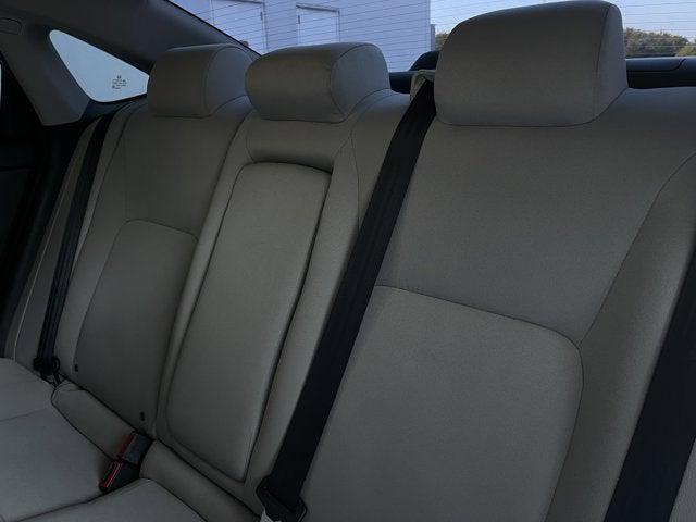 Photo of 2022 Platinum White Pearl Honda Civic