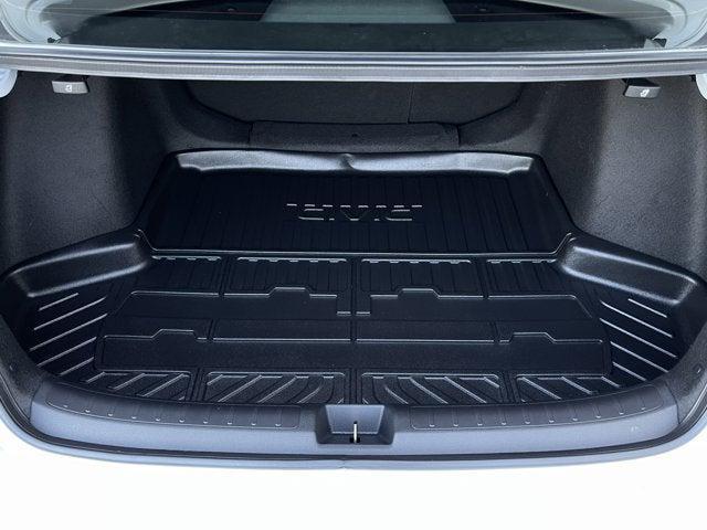 Photo of 2022 Platinum White Pearl Honda Civic