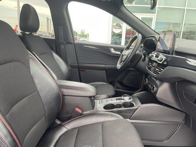Photo of 2024 Black Metallic Ford Escape