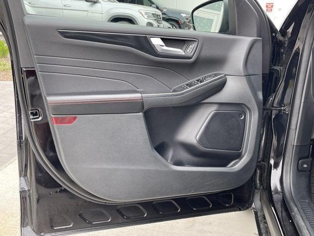 Photo of 2024 Black Metallic Ford Escape