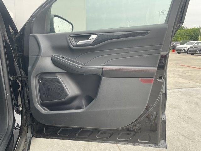 Photo of 2024 Black Metallic Ford Escape