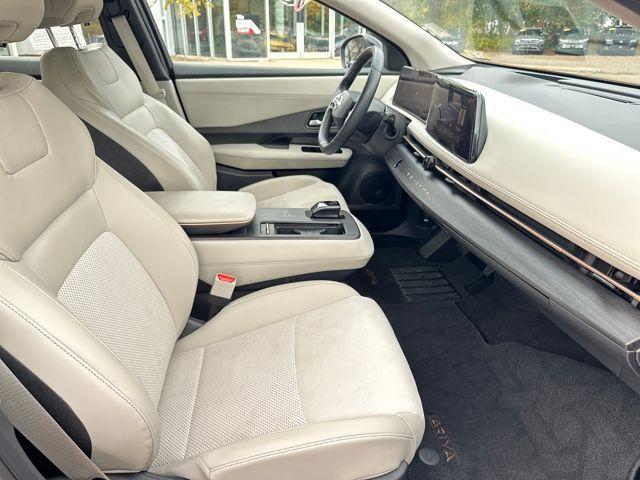 Photo of 2023 Black Diamond Nissan ARIYA