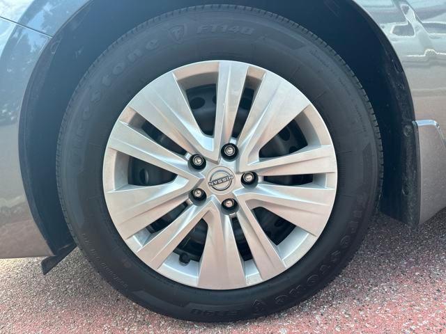 Photo of 2025 Gun Metallic Nissan Sentra