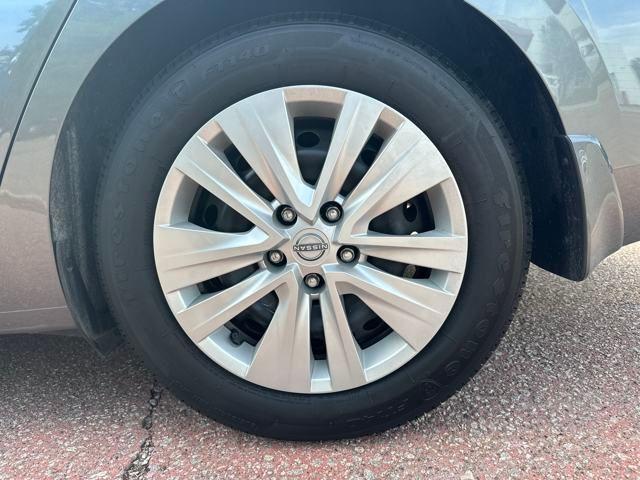 Photo of 2025 Gun Metallic Nissan Sentra