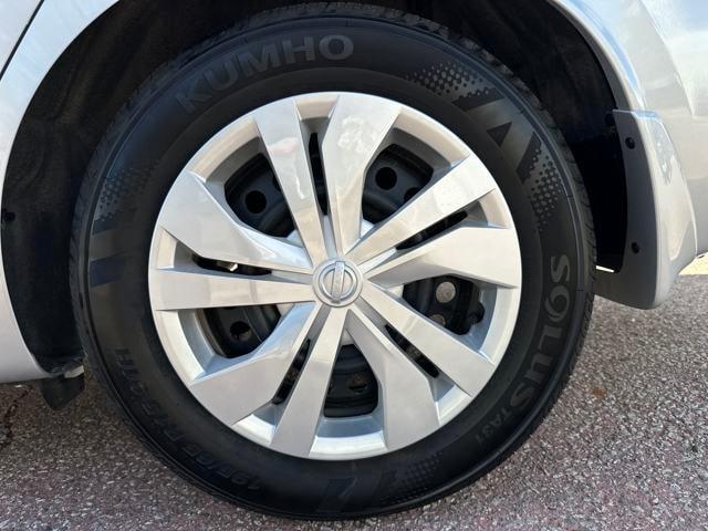 Photo of 2025 Brilliant Silver Metallic Nissan Versa