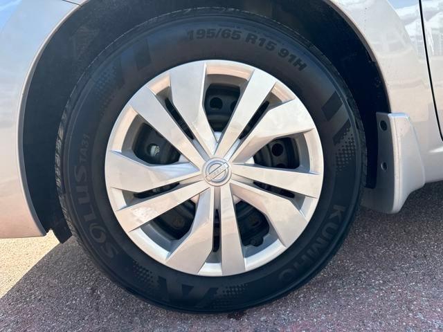 Photo of 2025 Brilliant Silver Metallic Nissan Versa