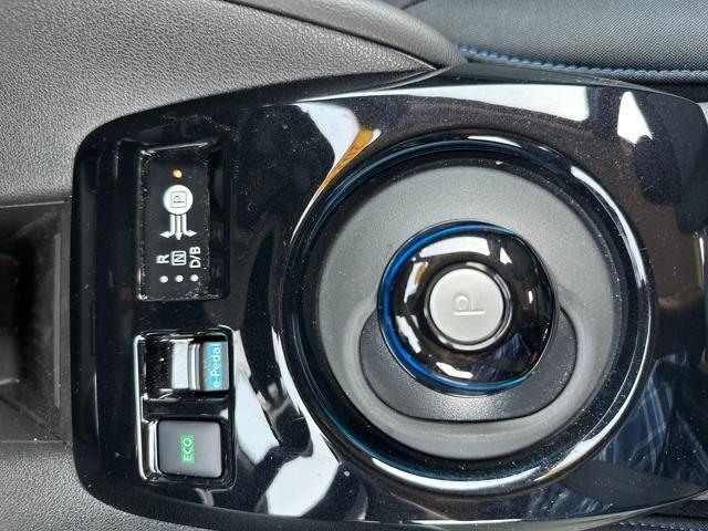 Photo of 2025 Gun Metallic Nissan Leaf